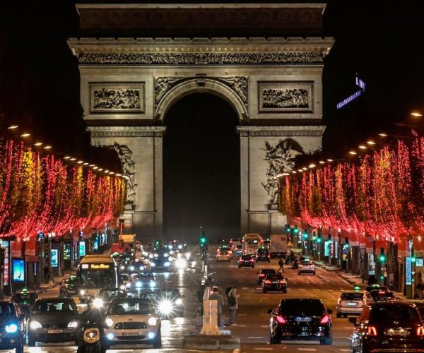 201123051139-Christmas-Lights-Champs-Elysees-France-1122-Super-Tease.jpg